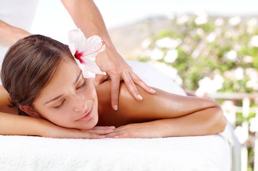relaxing holiday massage in coolangatta
